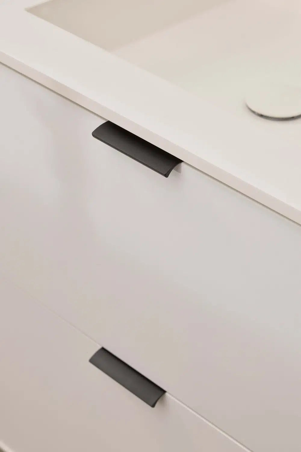 Anthracite Textured "Edge Straight" Tab Drawer Pulls
