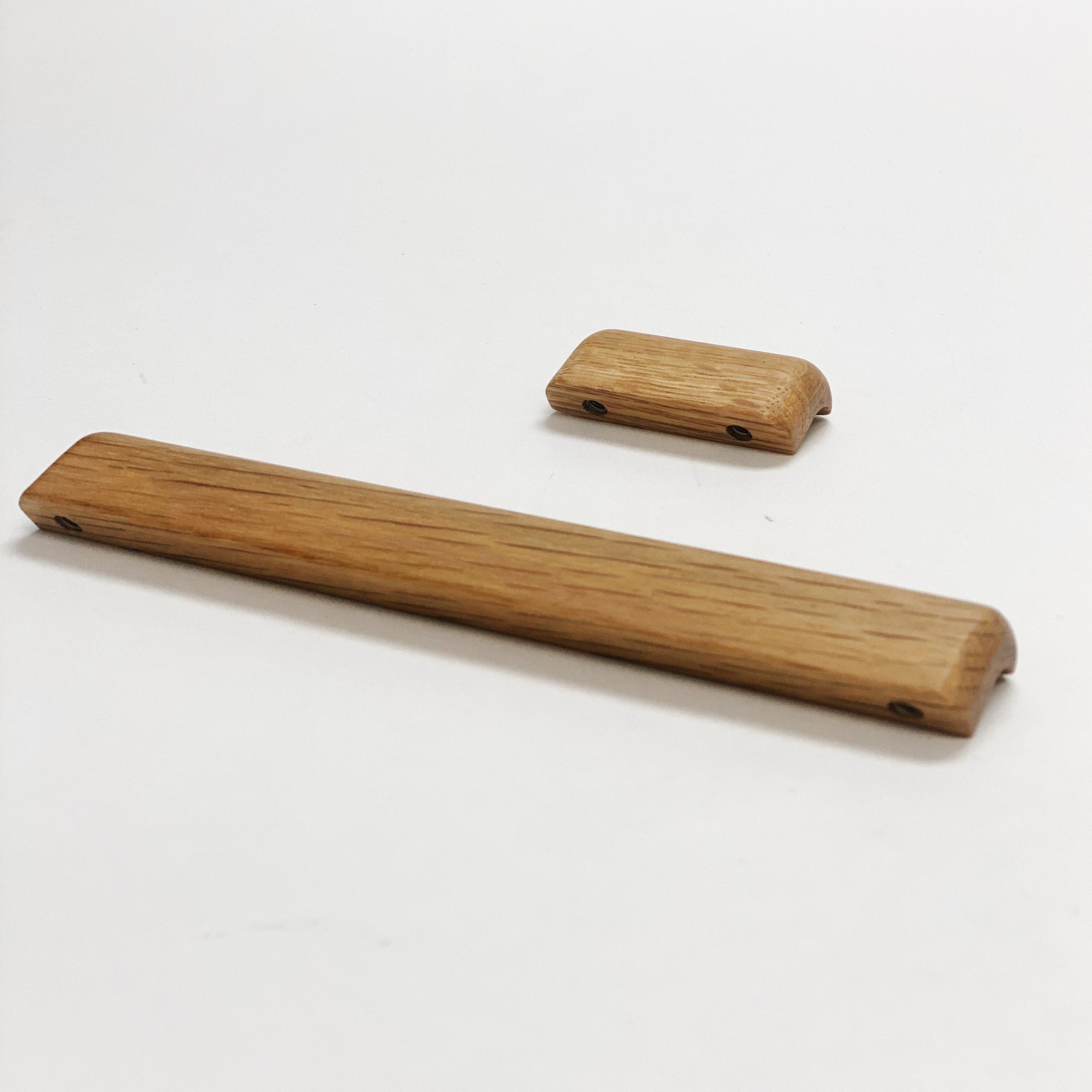 2x Natural Wood D-shaped Handles Pine and Oak Wood lacquered and  Unlacquered Finish 100mm 4'' Inch Pre Drilled Pair 